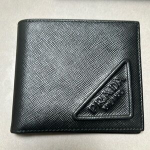 PRADA Saffiano Leather mens bifold wallet like new only used once, with box